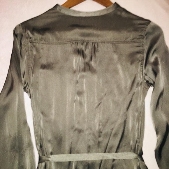 H&M silk midi button down shirt - Picture 6 of 8